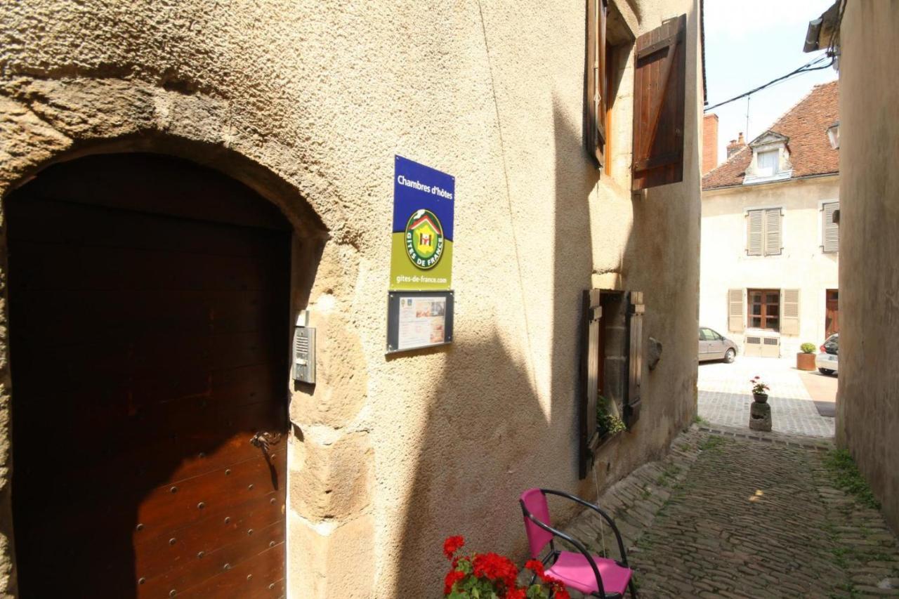 Au Coeur Du Chat Perche Arnay-le-Duc Dış mekan fotoğraf
